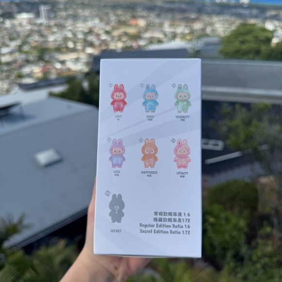 Authentic Labubu New in unopened box Pop Mart Big into Energy - Picture 2 of 6